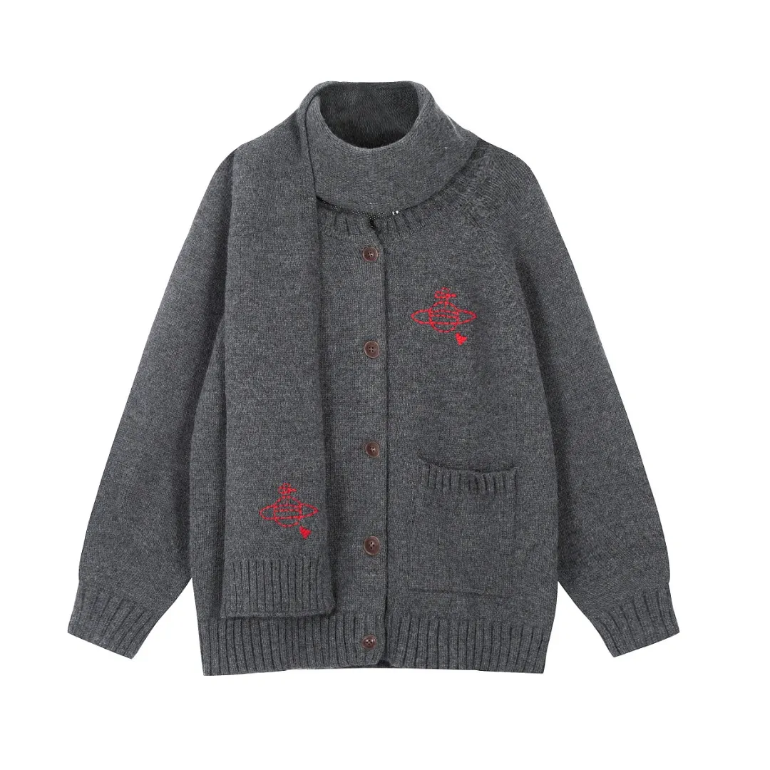 VIVI128 vivienne west wood scarf cardigan. Top original restoration. 30% wool thick needle top version. Customized original molded horn buckle. All details and styles are restored. Size 1 size 2 size. Color Brown dark gray